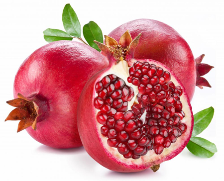 Quả lựu rất giàu vitamin C (nhiều hơn trong quả táo) có tác dụng giúp giải nhiệt và rất tốt cho máu.